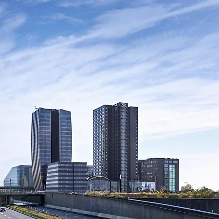 Crowne Plaza Towers By Ihg 4*