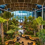 Hotell Crowne Plaza Towers By Ihg 4*