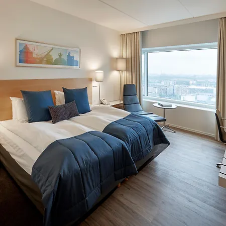 Crowne Plaza Towers By Ihg 4*