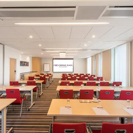 Crowne Plaza Towers By Ihg Hotel 4*