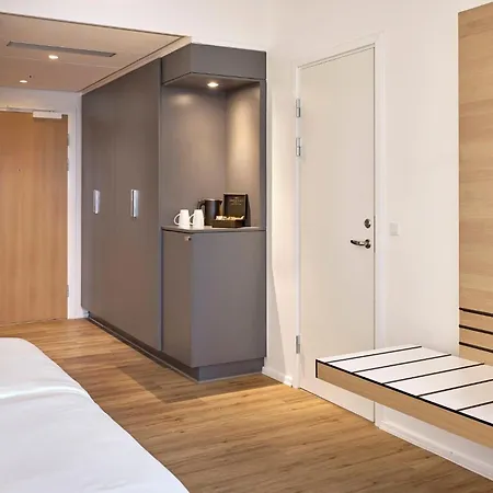 Crowne Plaza Towers By Ihg 4*