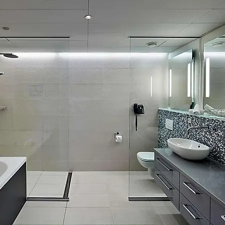 Crowne Plaza Towers By Ihg Hotel 4*