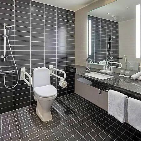 Crowne Plaza Towers By Ihg Hotel 4*