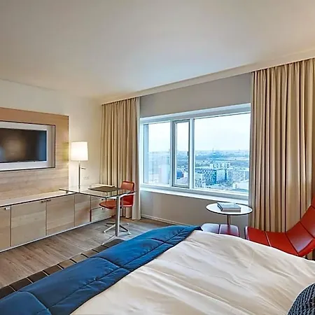 Crowne Plaza Towers By Ihg 4*