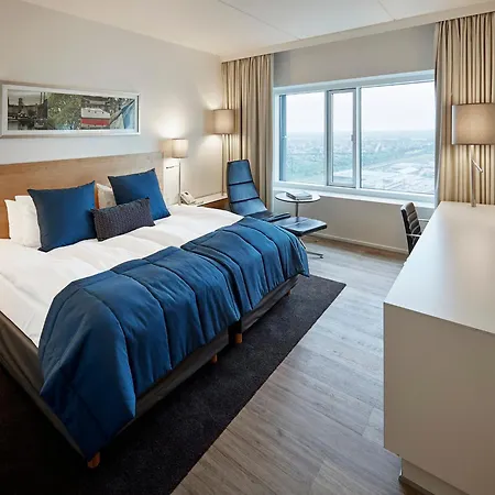 Crowne Plaza Towers By Ihg 4*