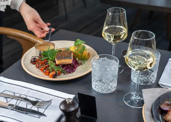 Crowne Plaza Towers By Ihg 4*