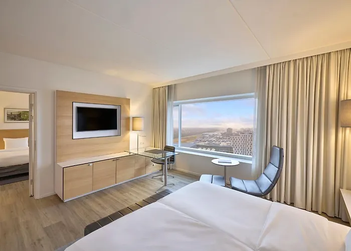 Hotel Crowne Plaza Towers By Ihg 4*